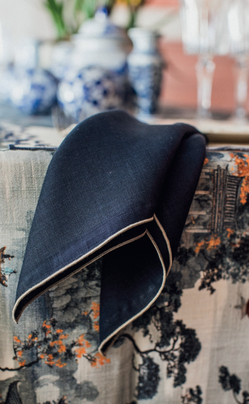 FILO NAPKIN IN DEEP BLUE - SILVER